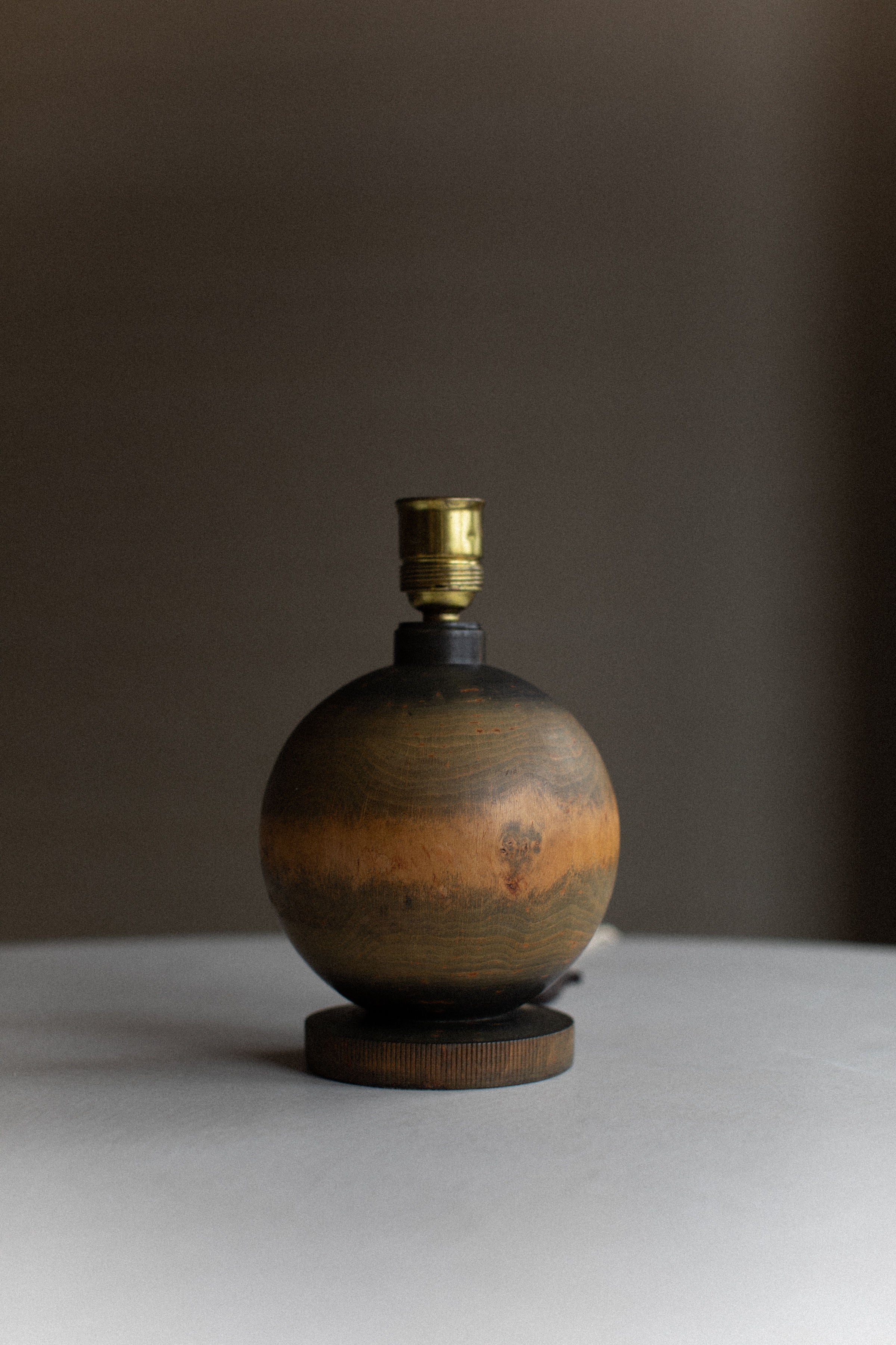 1920's Globe Lamp - Image 3