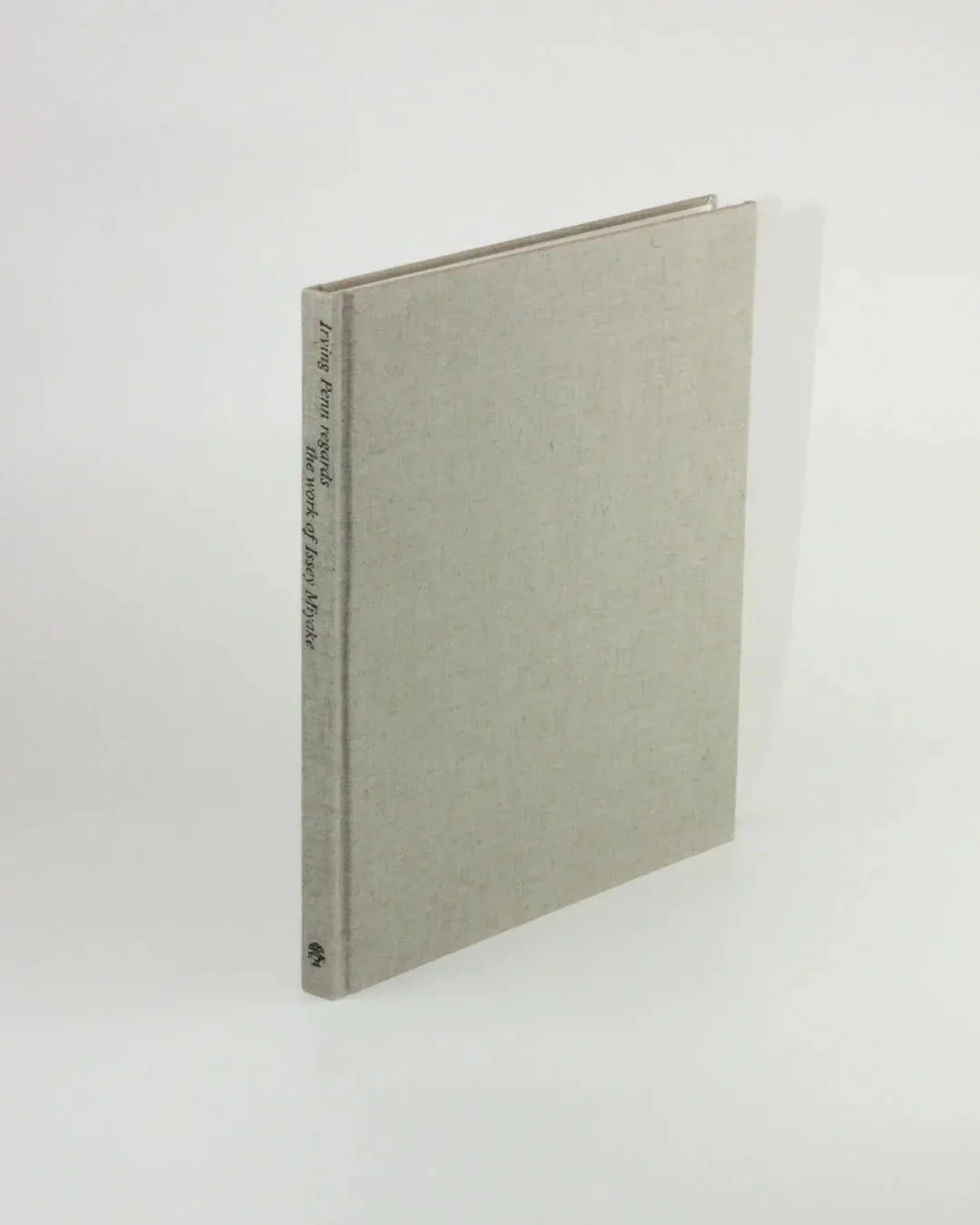 Irving Penn regards the work of Issey Miyake - Image 3