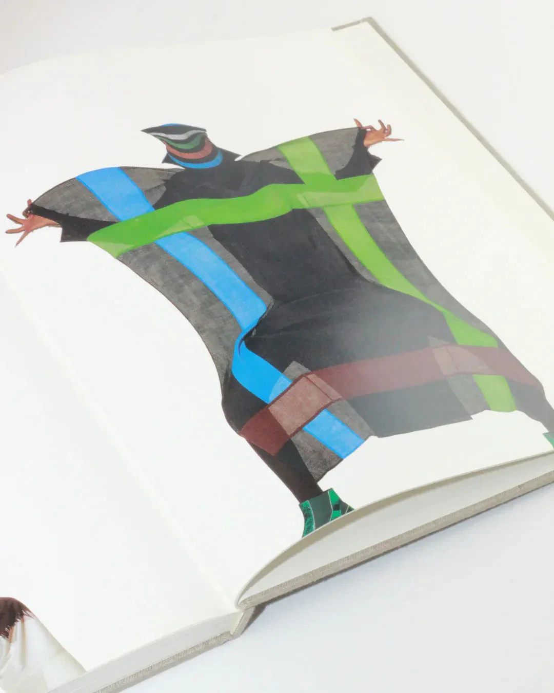 Irving Penn regards the work of Issey Miyake - Image 5