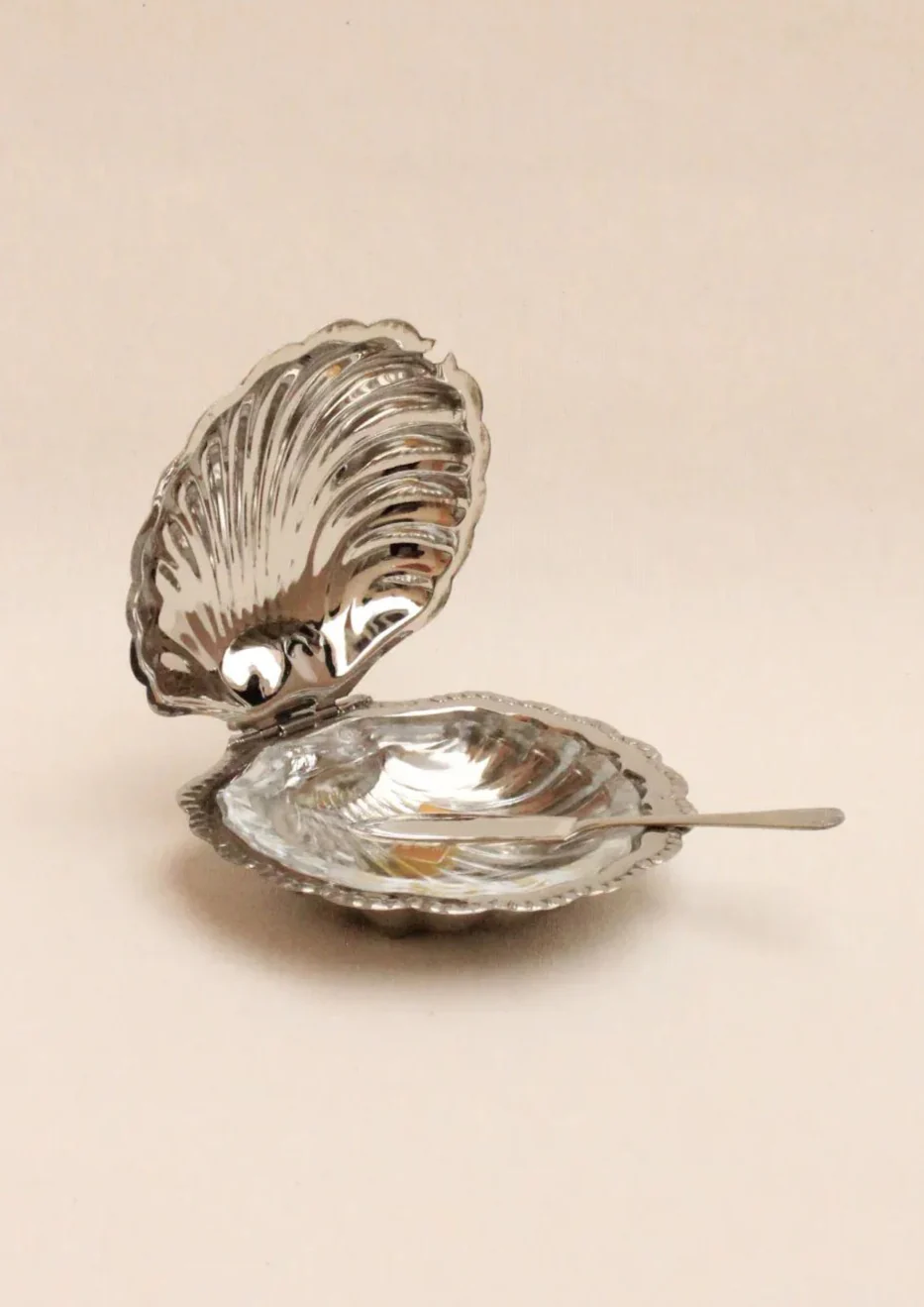 Shell Shaped Butter Dish - Image 4